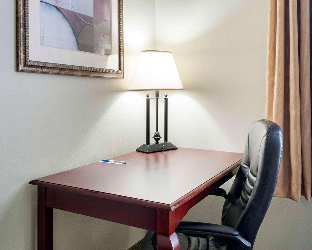 Best Western Heritage Inn & Suites Broussard Room photo